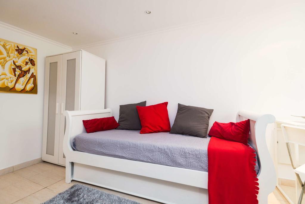 Low Cost - Historic City Center Rc Apartment Lisbon Bagian luar foto