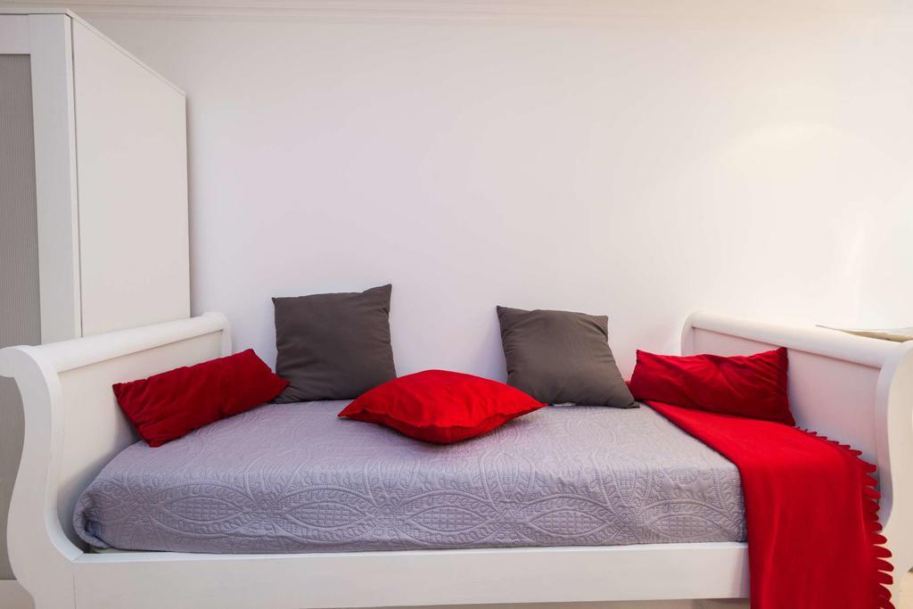 Low Cost - Historic City Center Rc Apartment Lisbon Bagian luar foto