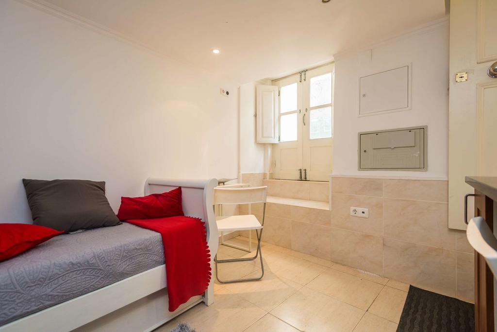 Low Cost - Historic City Center Rc Apartment Lisbon Bagian luar foto